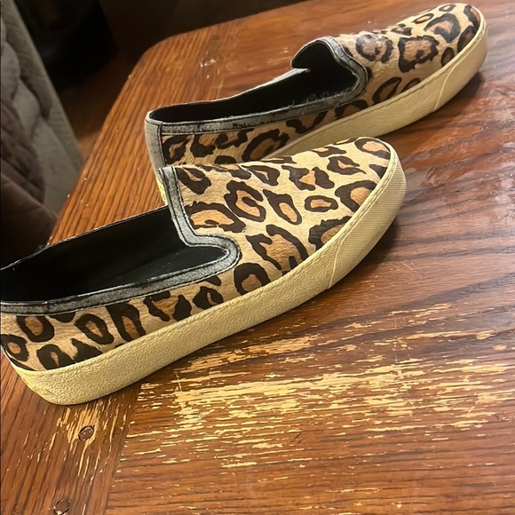 Leopard Print Slip-On Shoes - Picture 4 of 5
